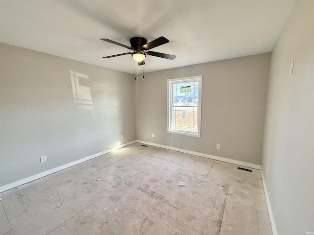 empty room featuring ceiling fan