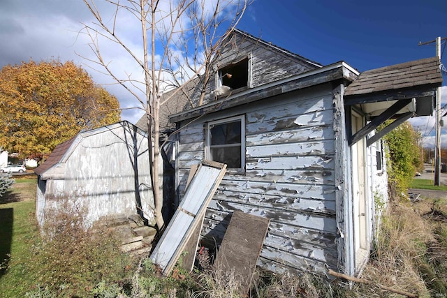 view of side of home