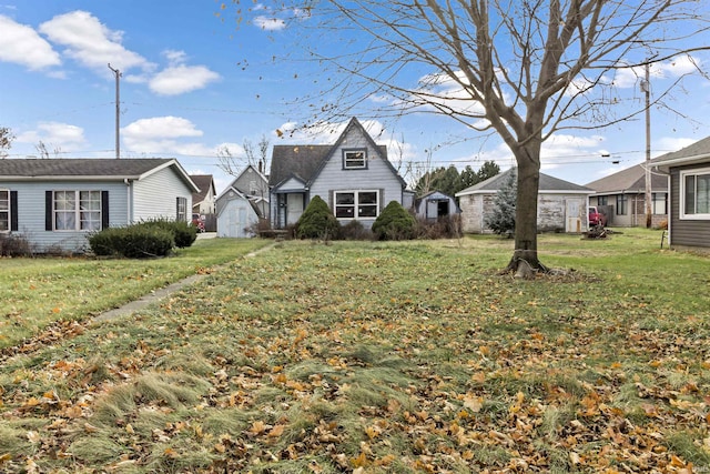 view of front of home with a front lawn