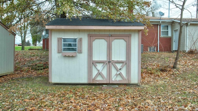 view of outbuilding