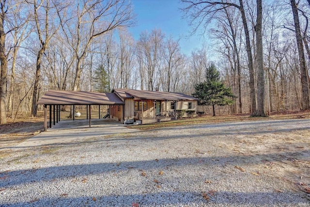 view of front facade featuring a carport