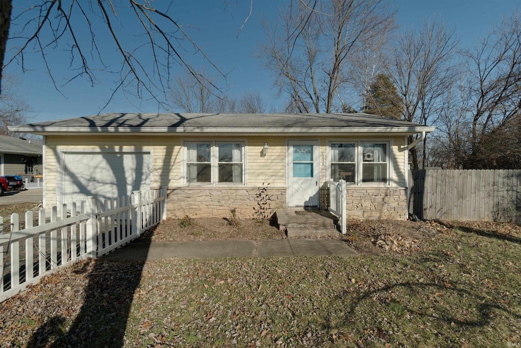 view of front facade with a garage