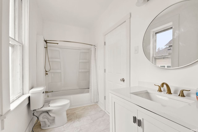 full bathroom featuring shower / bath combo with shower curtain, vanity, and toilet