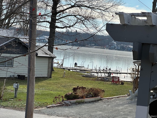 view of yard with a water view