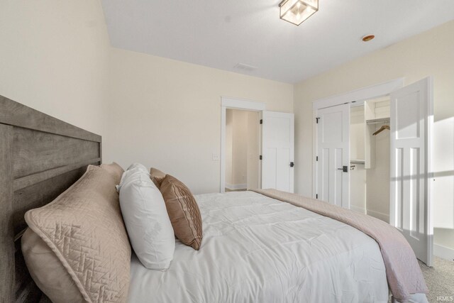 bedroom featuring carpet floors