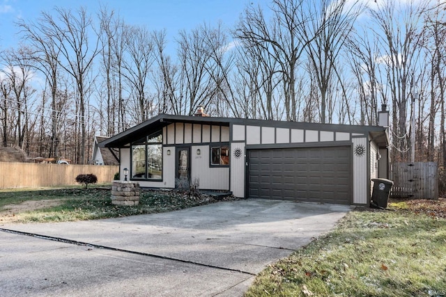 view of front facade featuring a garage