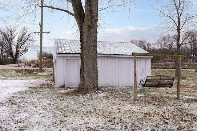 view of outbuilding