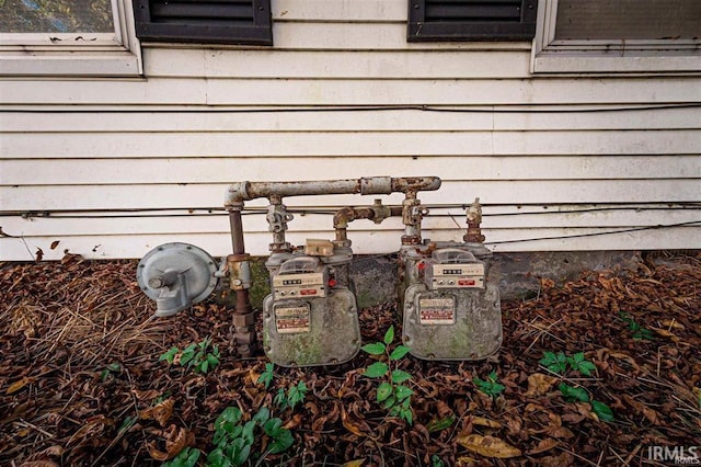 230 Vine St, Mount Vernon, IN 47620 - exterior details with gas meter