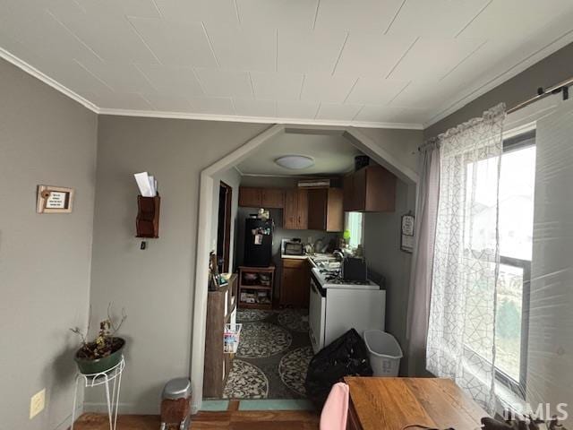 kitchen with ornamental molding