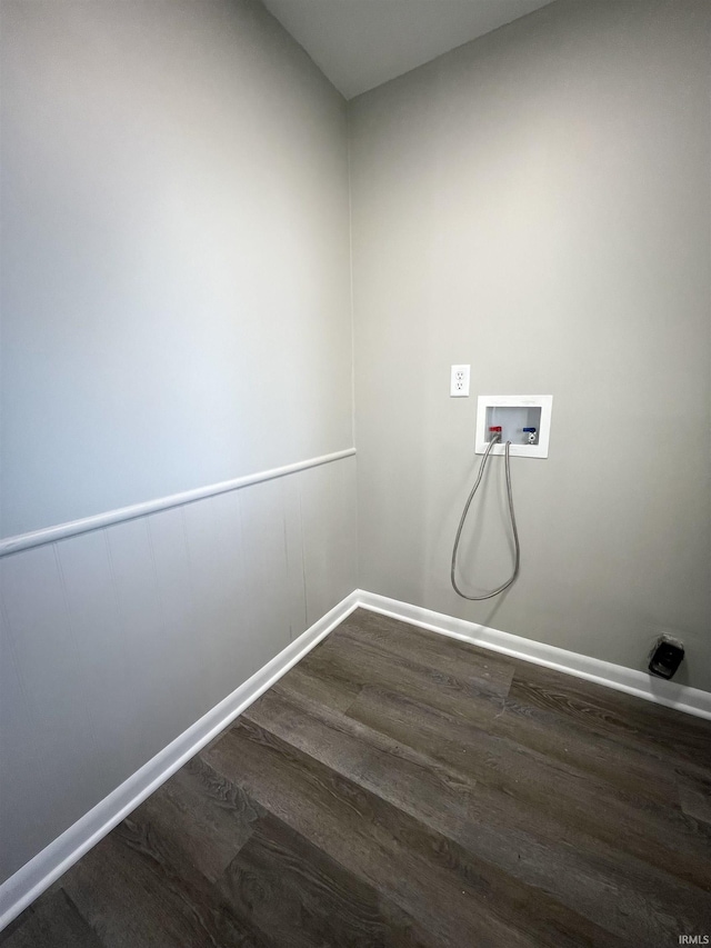 clothes washing area with washer hookup and hardwood / wood-style flooring