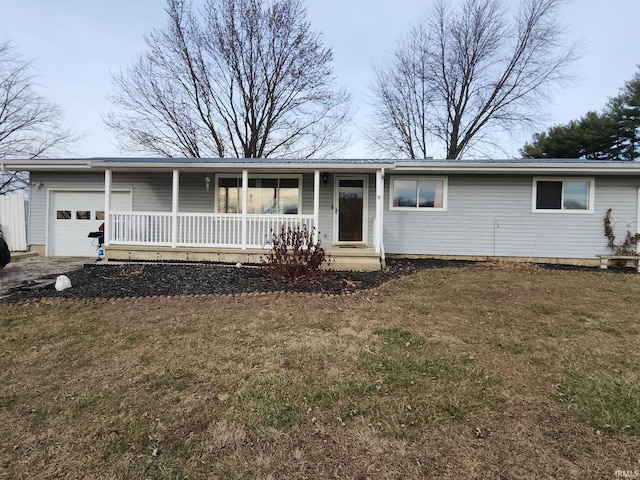 ranch-style house with covered porch and a front yard