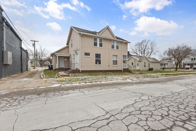 view of front of property