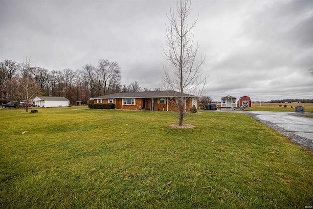 view of front of house featuring a front yard