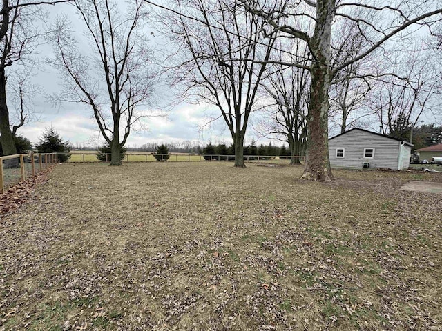 view of yard featuring a rural view