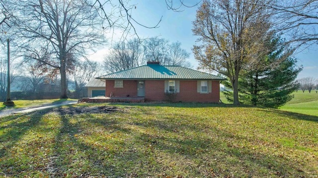 7111 Upton Rd, Mount Vernon, IN 47620 - view of side of home featuring a lawn