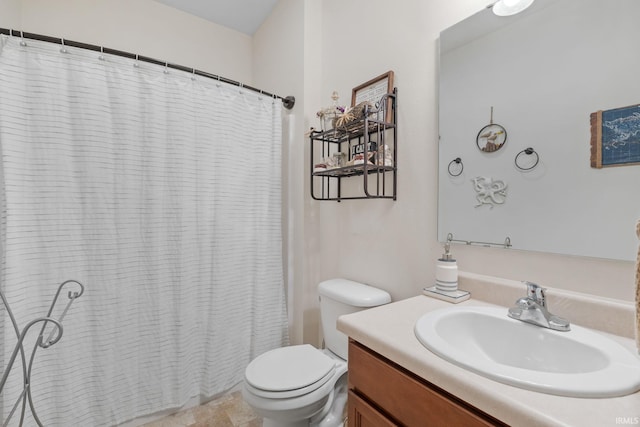 bathroom with a shower with curtain, vanity, and toilet