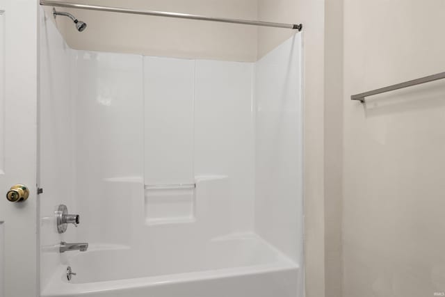 bathroom featuring shower / tub combination