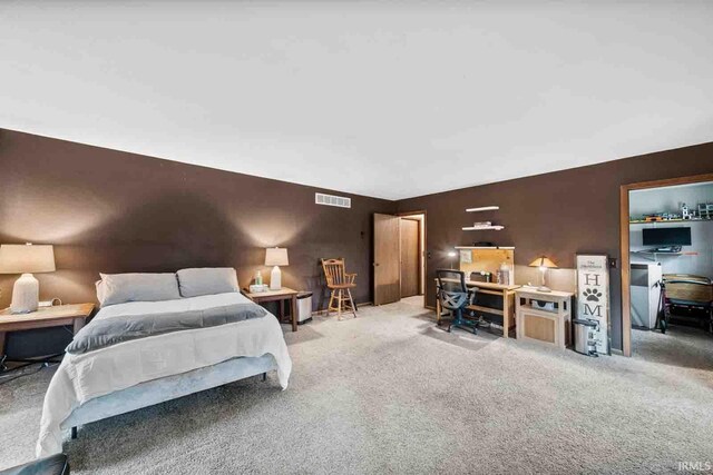 bedroom featuring carpet floors