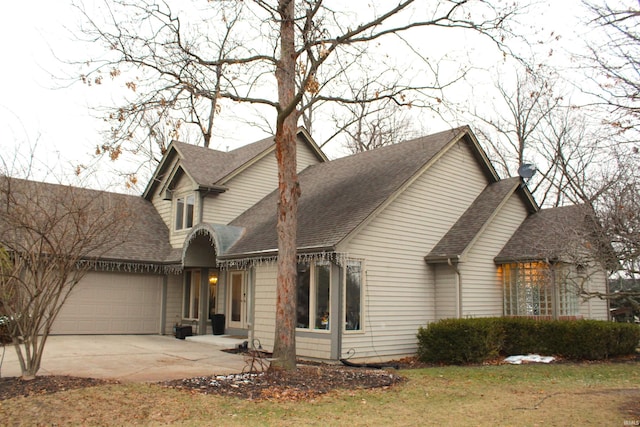 view of front facade with a garage