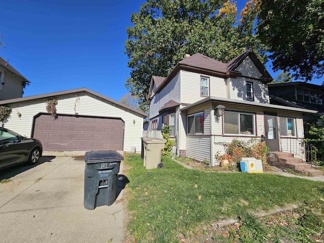 view of front of house with a front lawn