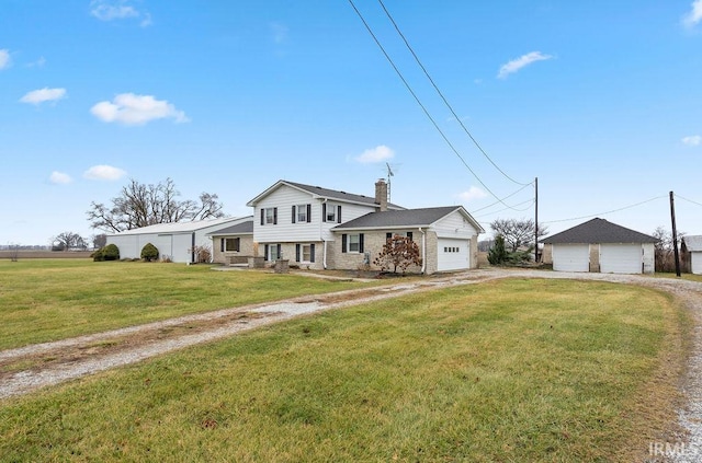 view of front of house featuring a front lawn