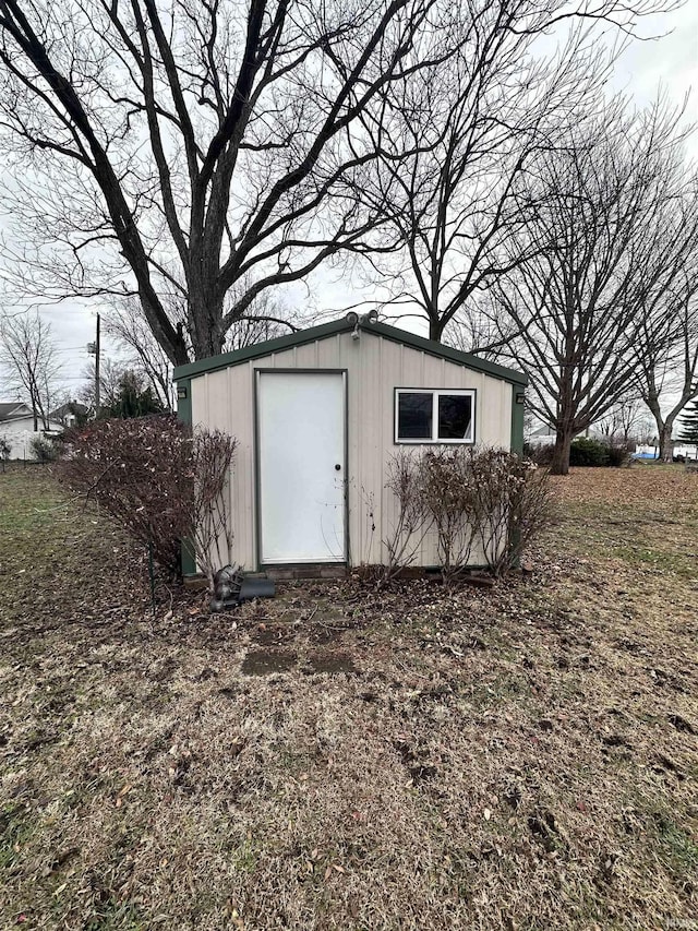 view of outbuilding