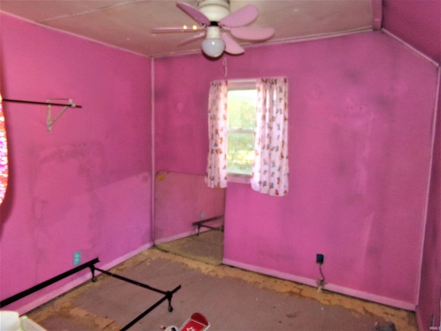 unfurnished bedroom with ceiling fan