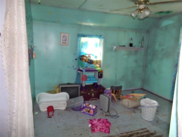 bedroom with ceiling fan