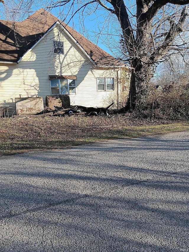 view of side of property