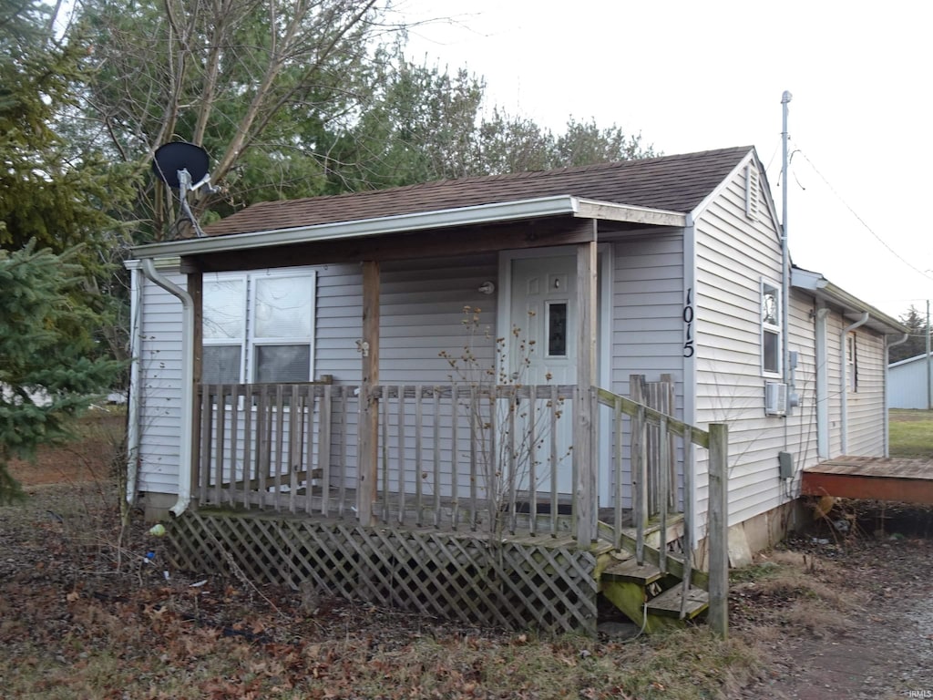 bungalow-style house featuring a deck