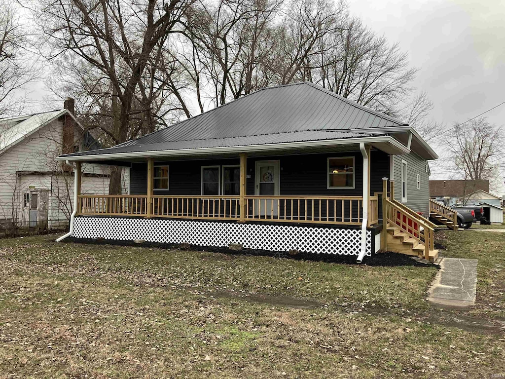 view of front of house featuring covered porch