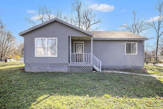 view of front facade featuring a front yard