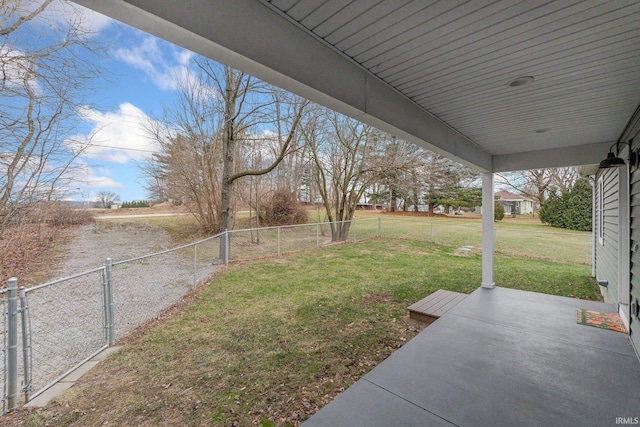 view of yard featuring a patio