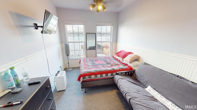 bedroom featuring ceiling fan