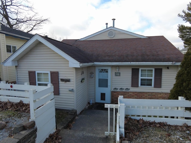 view of front of property