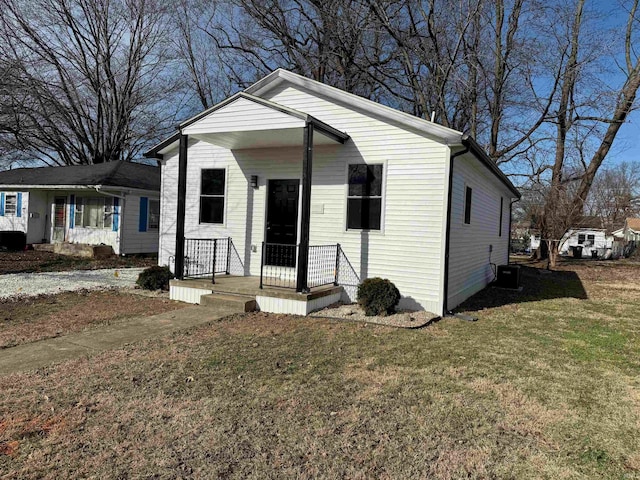 view of front of house with a front yard