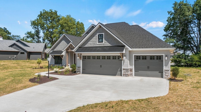 craftsman inspired home with a front yard