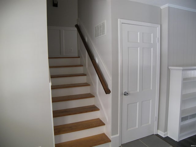 stairway with ornamental molding