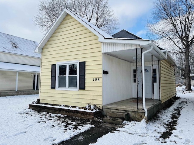 view of front of property