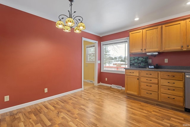 kitchen with ornamental molding, decorative light fixtures, light hardwood / wood-style flooring, a notable chandelier, and dishwasher