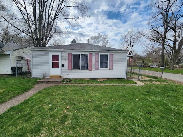 view of front facade with a front lawn