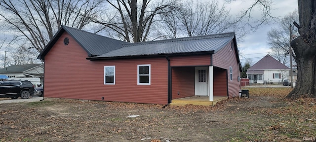 view of home's exterior