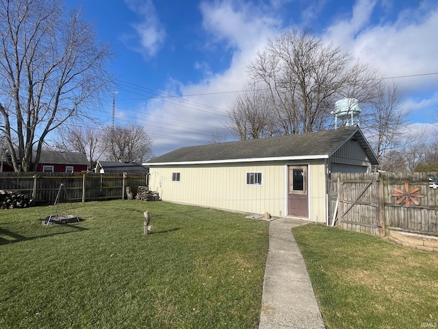 view of outdoor structure featuring a yard