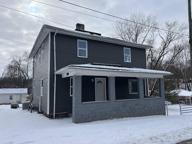 view of front of property featuring a porch