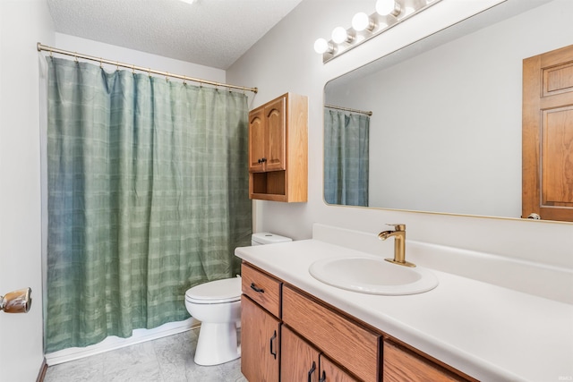 full bathroom with shower / tub combo with curtain, vanity, a textured ceiling, and toilet