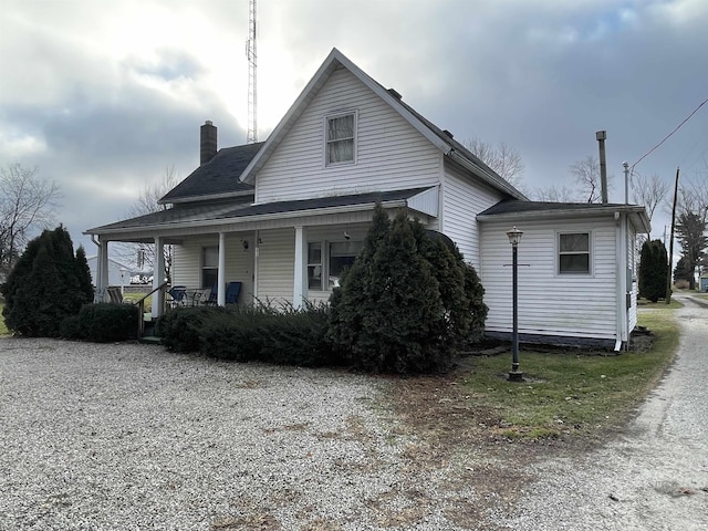 view of front facade featuring a porch