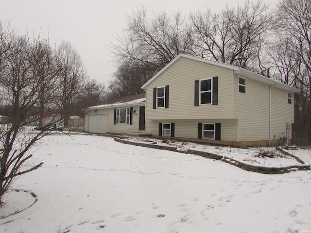 view of front of house featuring a garage