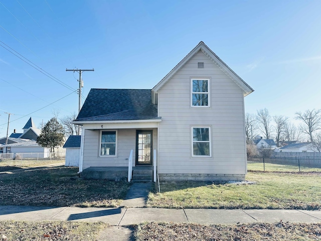 view of front of home featuring a front yard