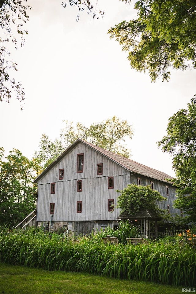 view of side of property