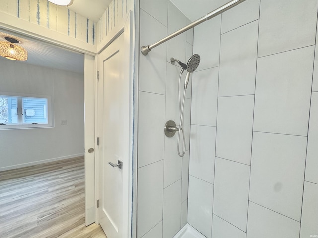 bathroom featuring a tile shower